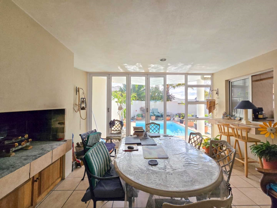 5 Bedroom Property for Sale in Stilbaai Wes Western Cape